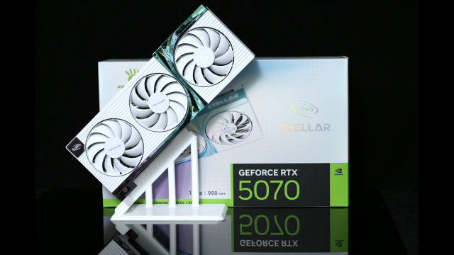 Unboxing Manli Stellar GeForce RTX 5070